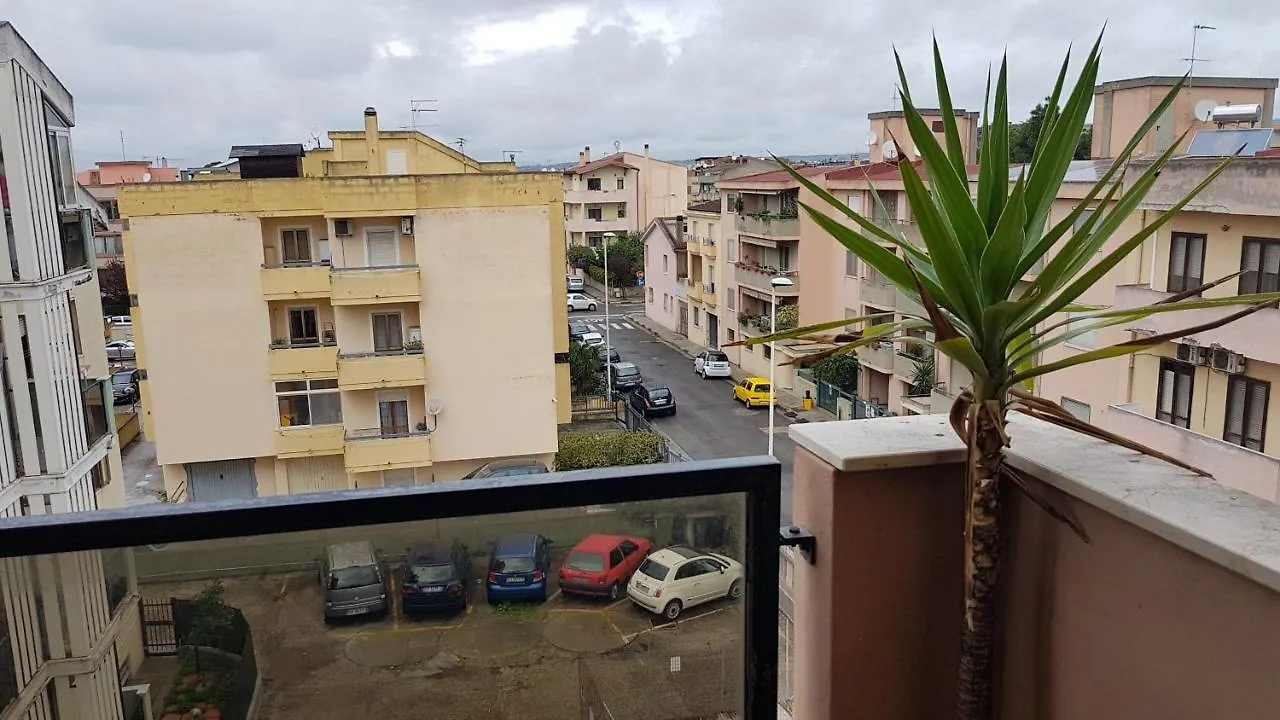 La Petite Maison Quartu SantʼElena 0*,